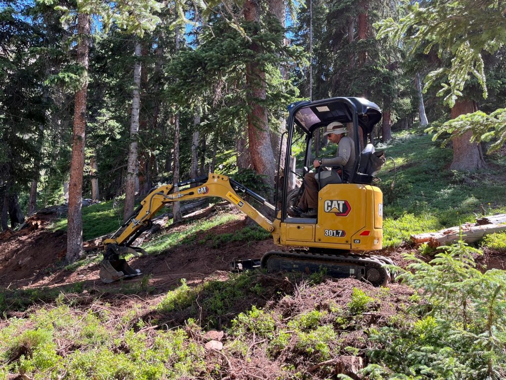 Arapahoe Basin continues building new summit trail - Vimarsana News